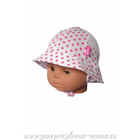 Dievčenský klobúčik s guľôčkami